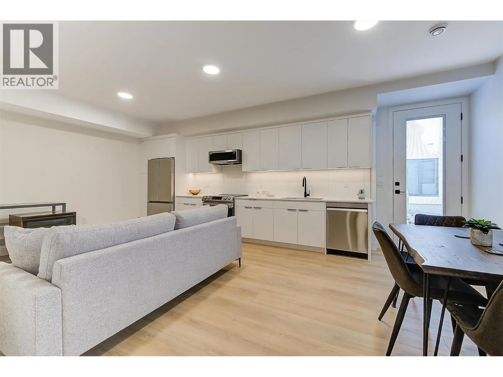 3342 Vineyard View Drive