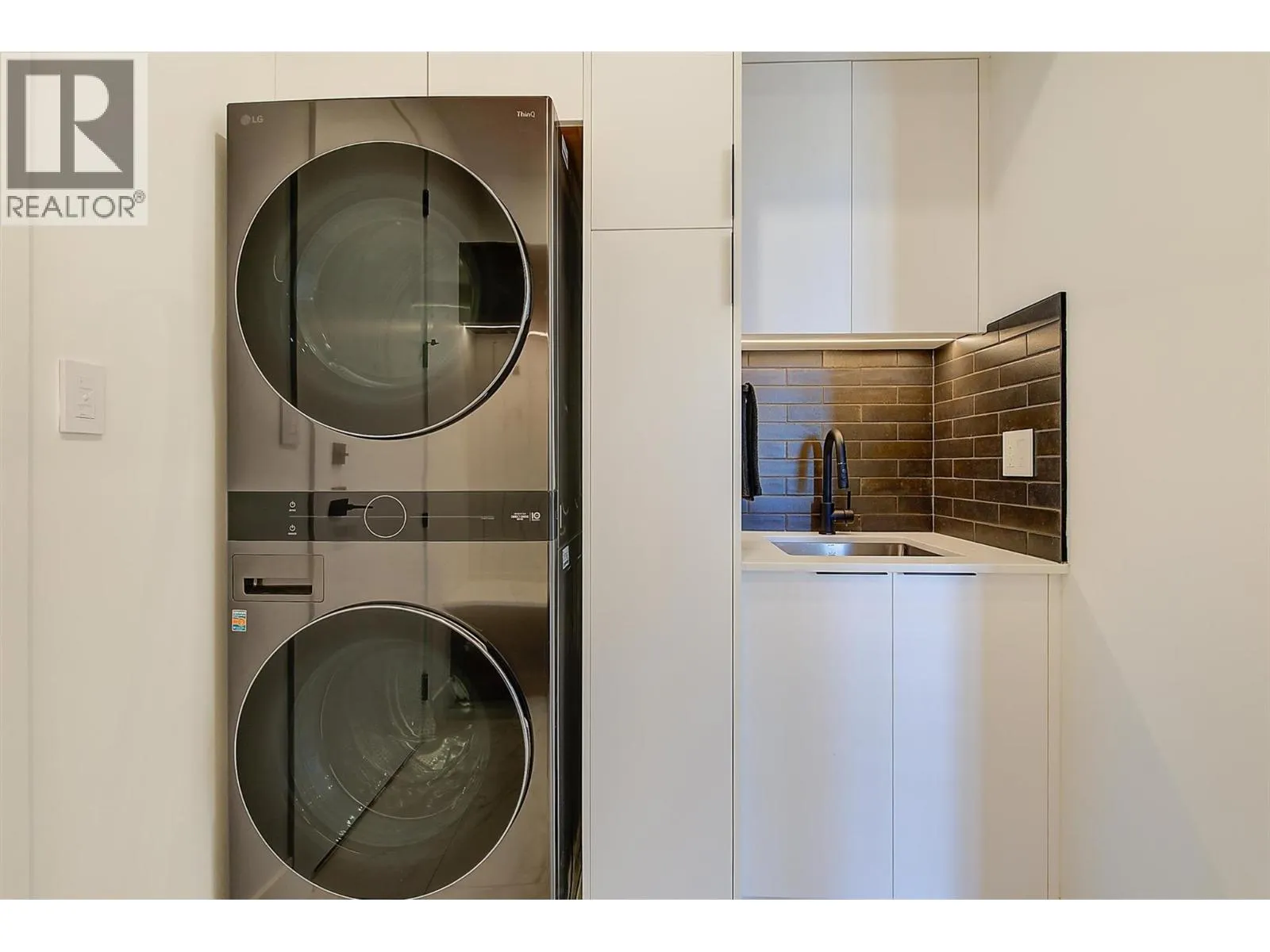 3342 Vineyard View Drive