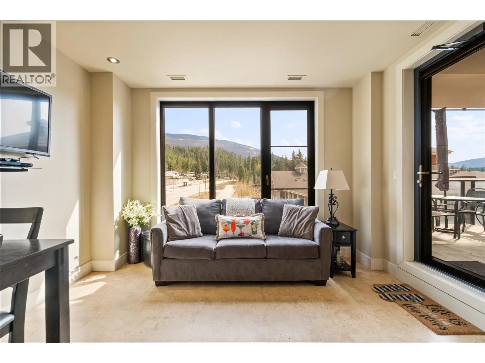 326 Mara Lake Lane Unit# 401