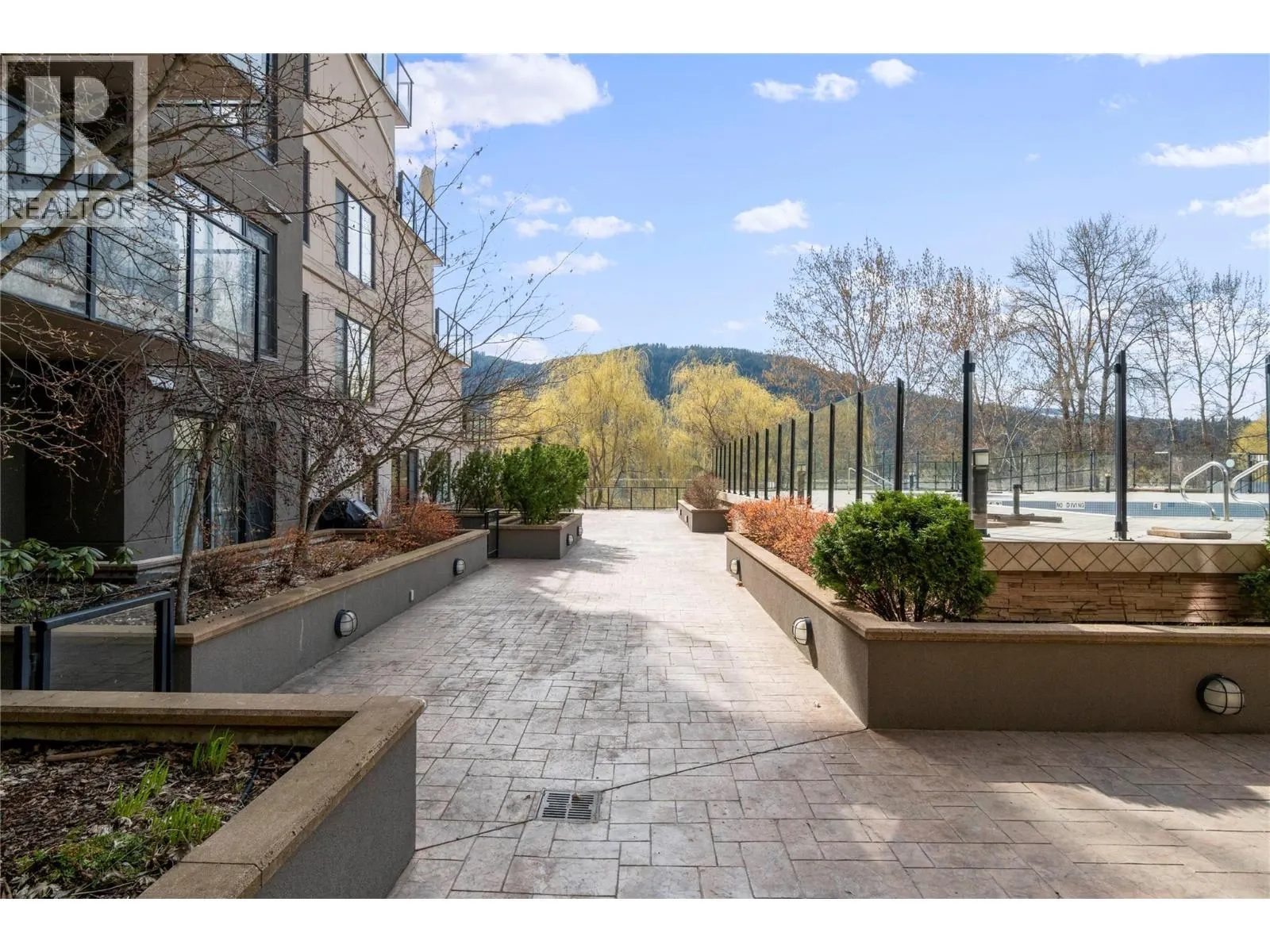 326 Mara Lake Lane Unit# 401