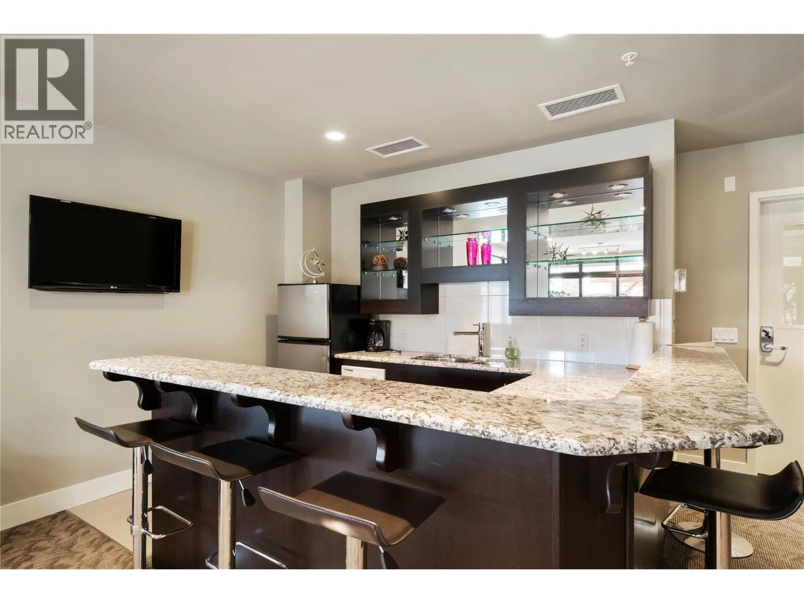 326 Mara Lake Lane Unit# 401