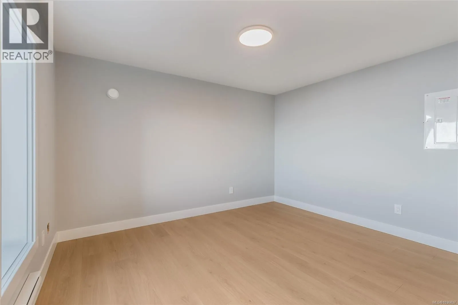 3865 Gulfview Dr