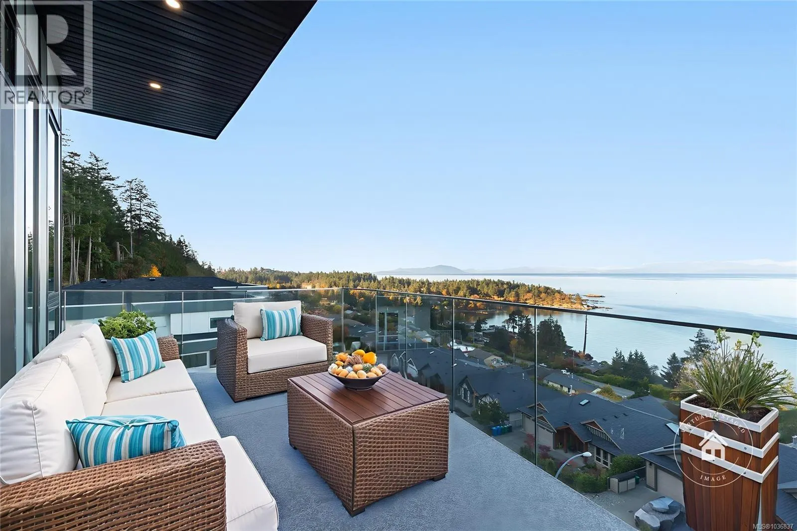 3865 Gulfview Dr