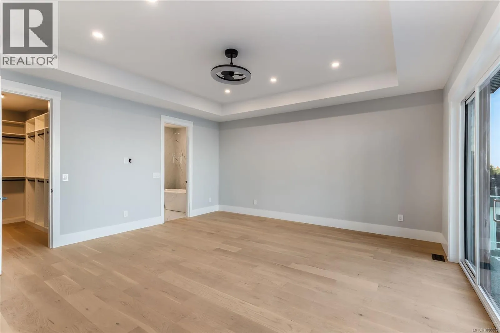 3865 Gulfview Dr