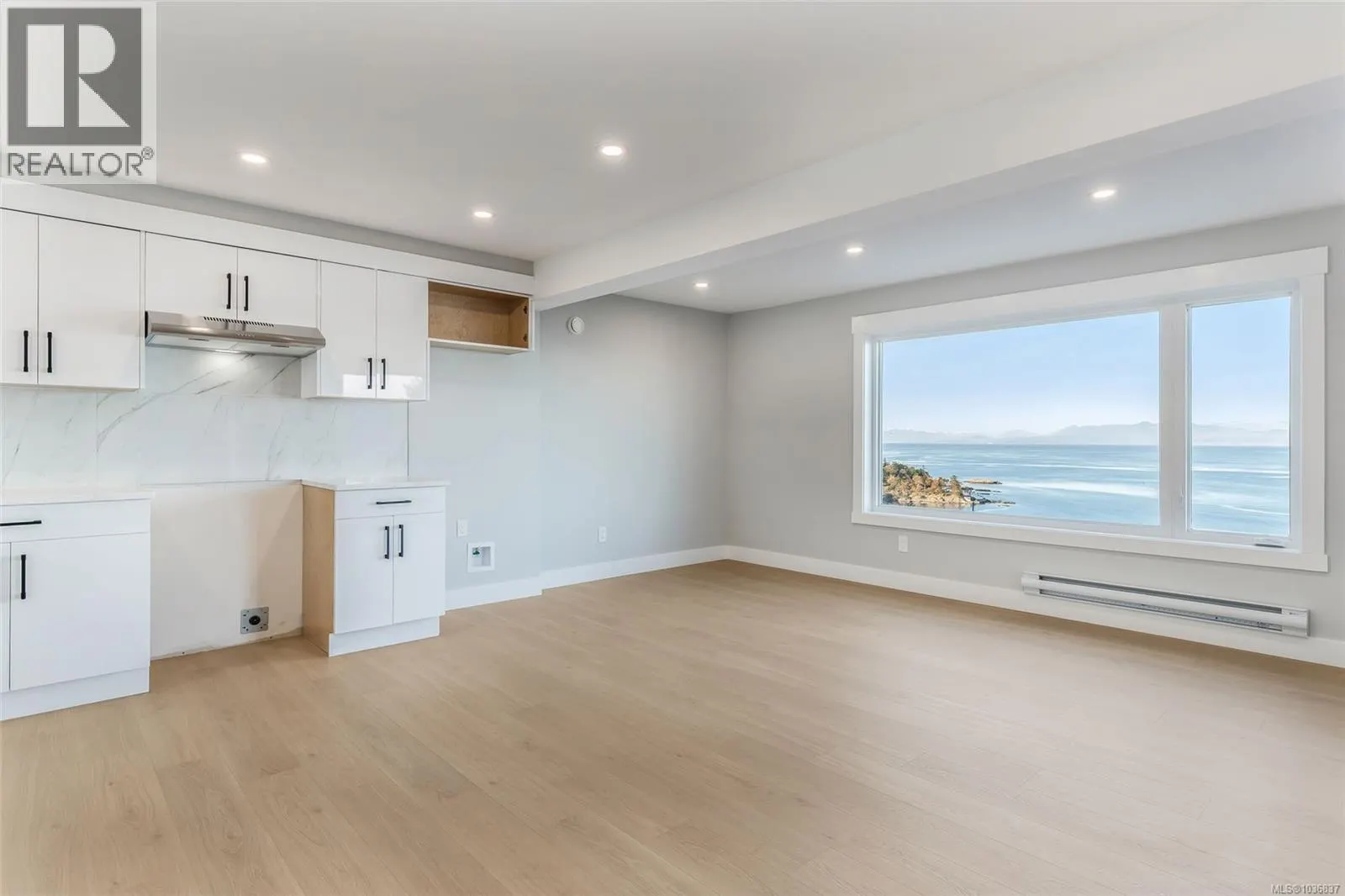 3865 Gulfview Dr