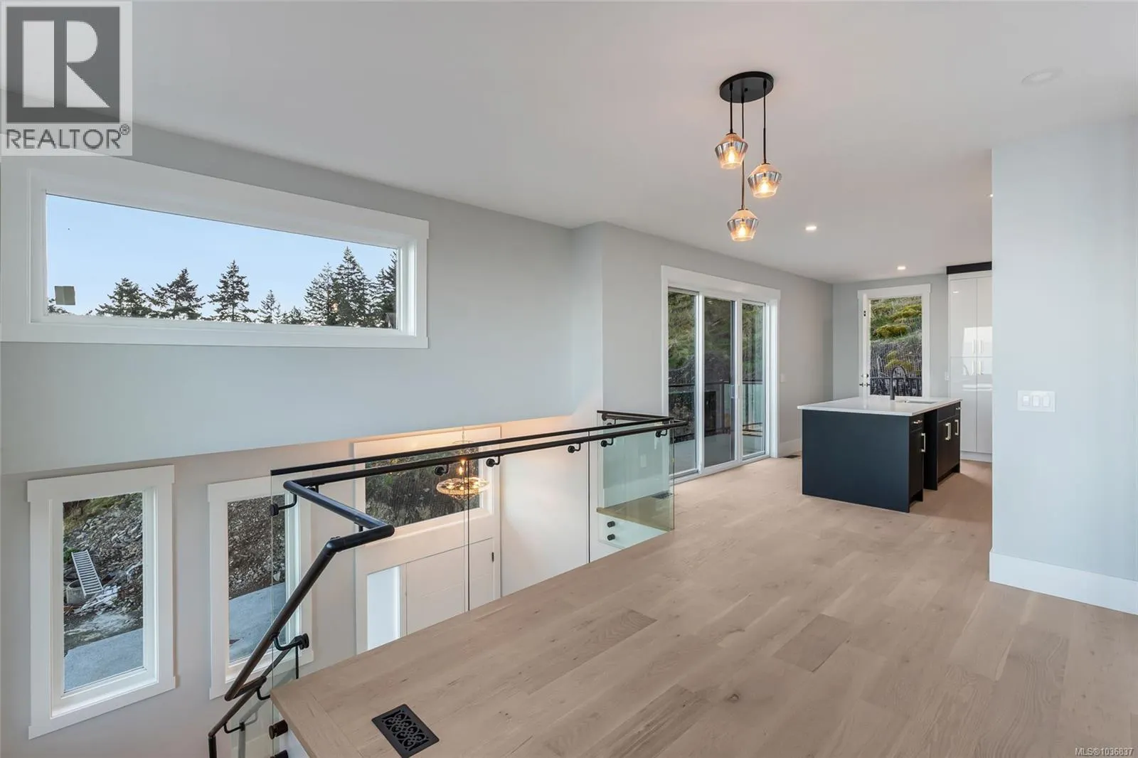 3865 Gulfview Dr