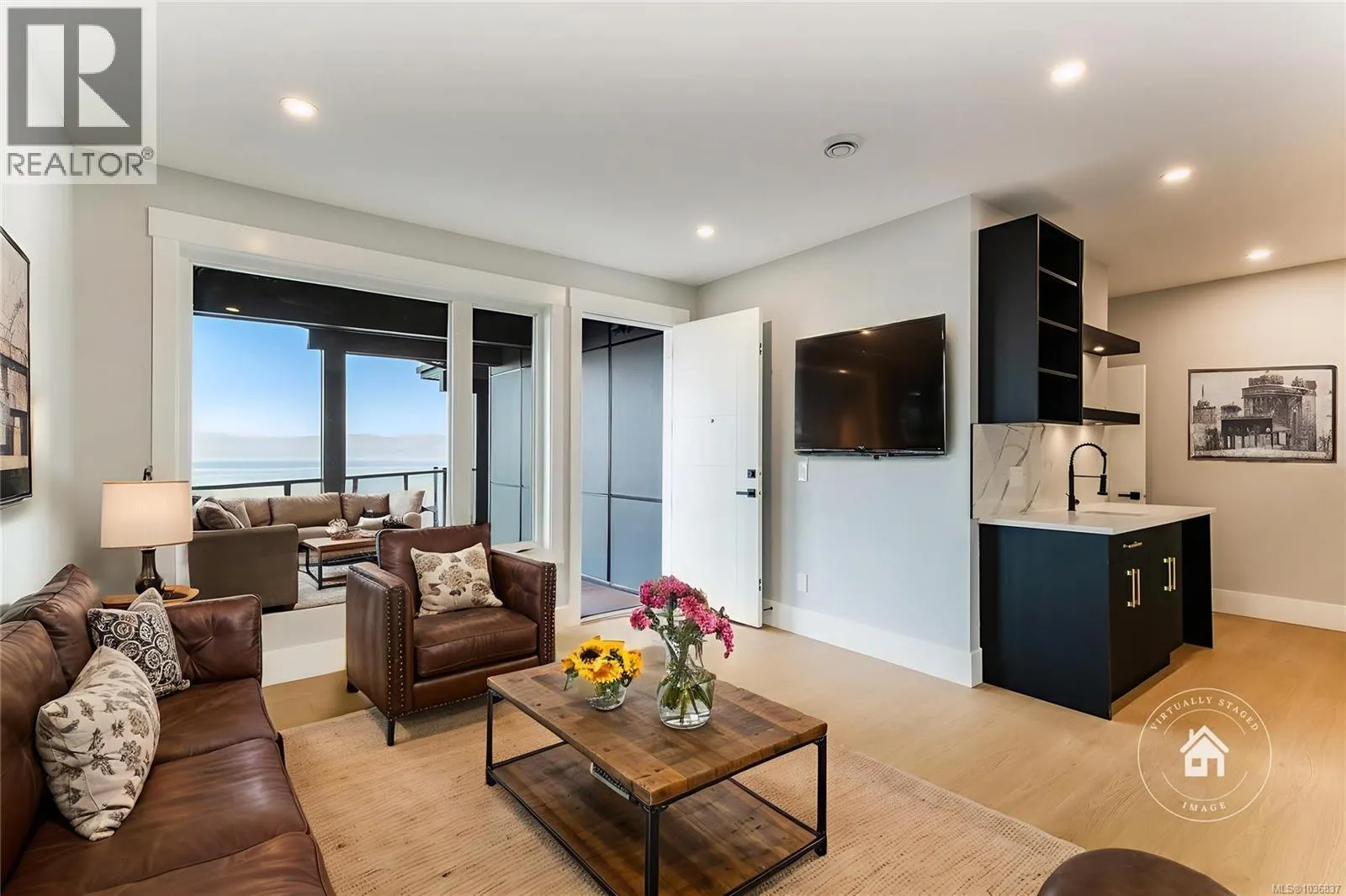 3865 Gulfview Dr