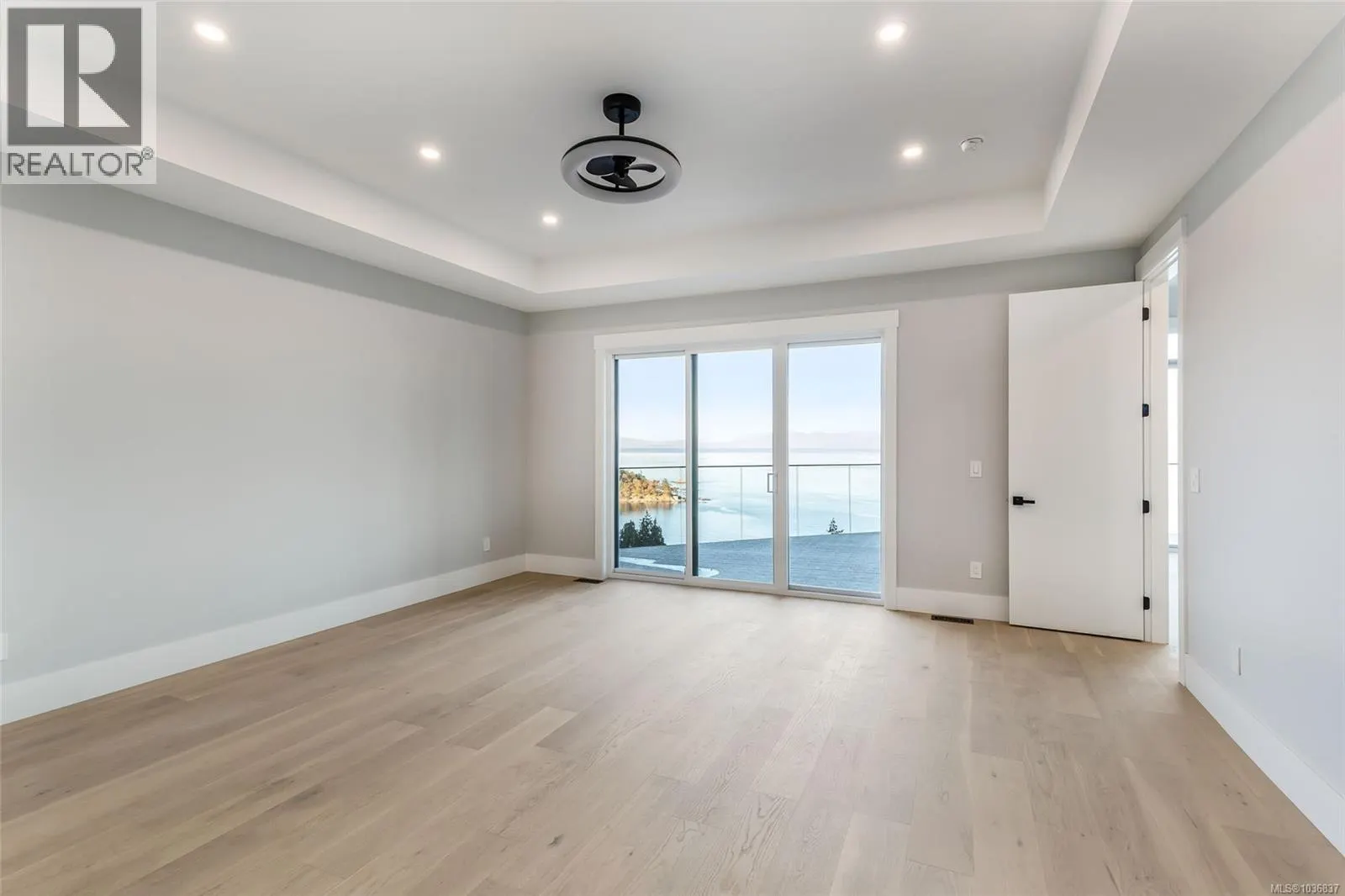 3865 Gulfview Dr