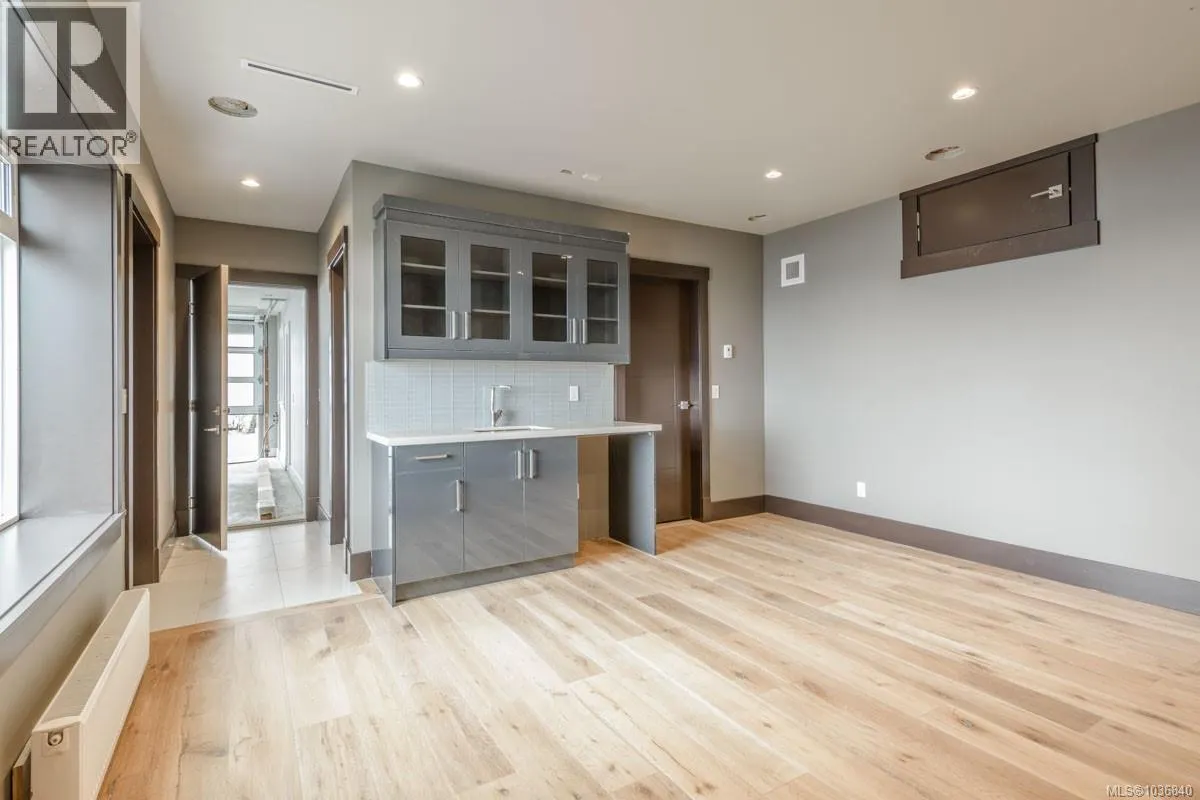 3887 Gulfview Dr