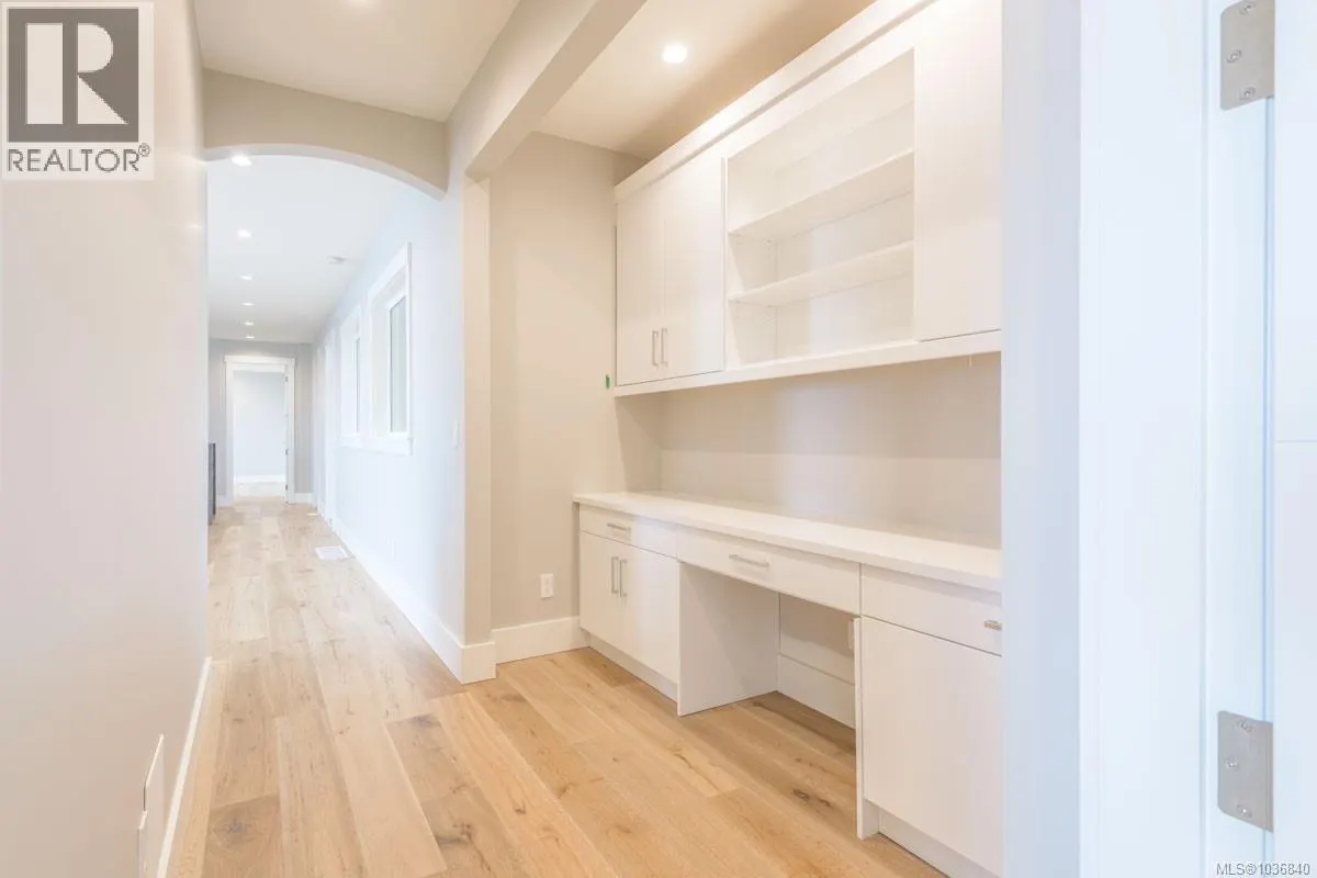 3887 Gulfview Dr