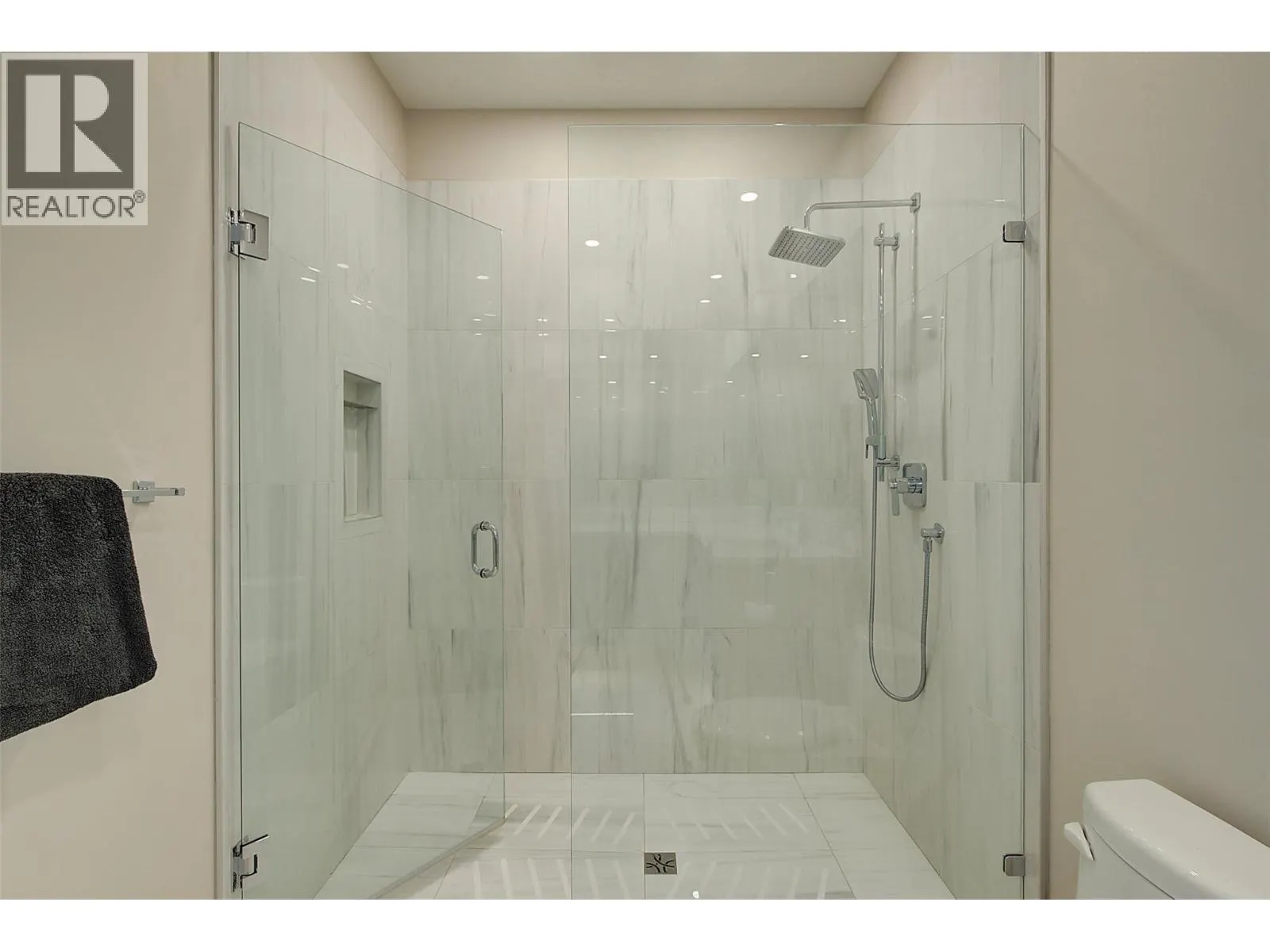 3475 Granite Close Unit# 401