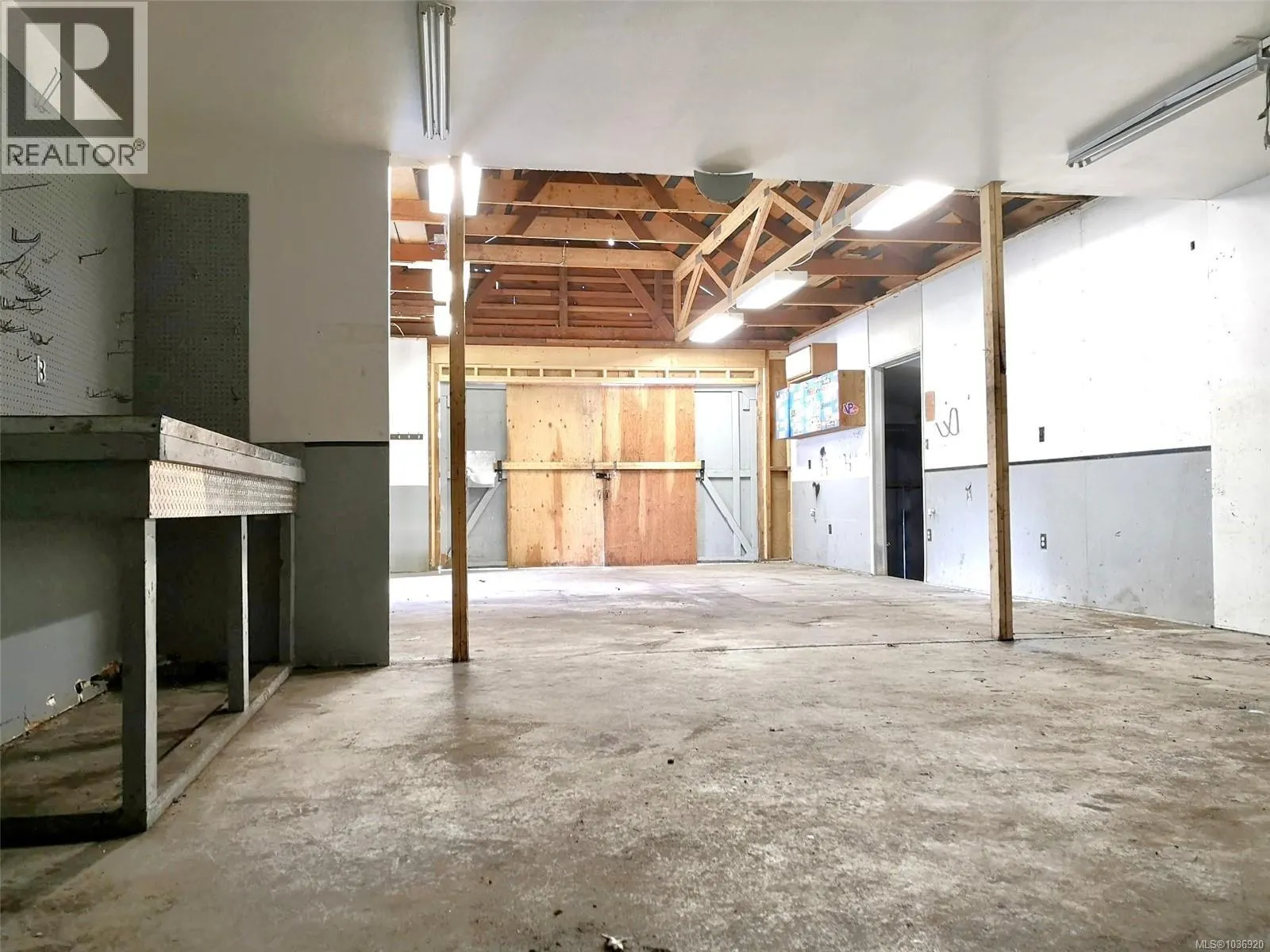 2321 Sooke Rd