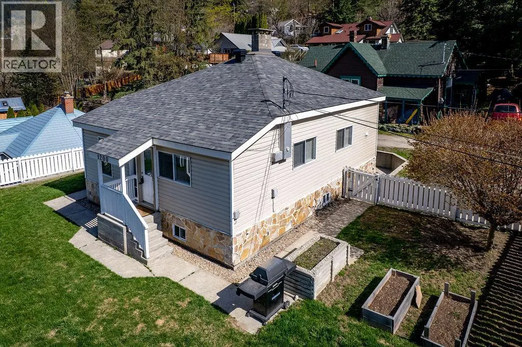 1200 Front Street