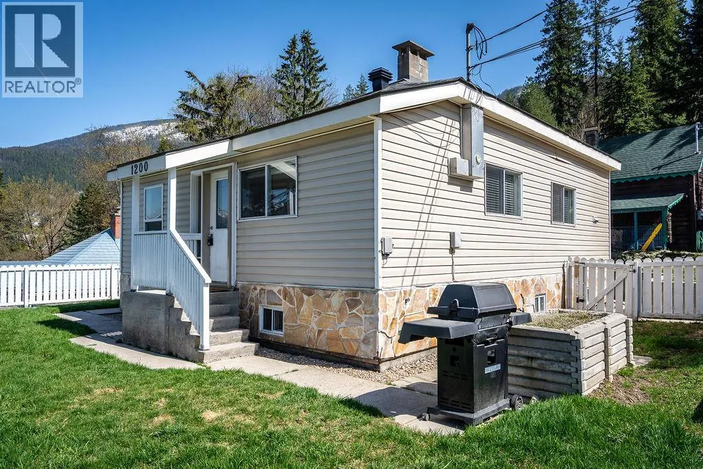 1200 Front Street