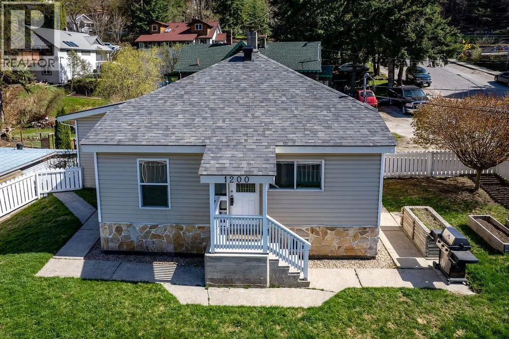 1200 Front Street