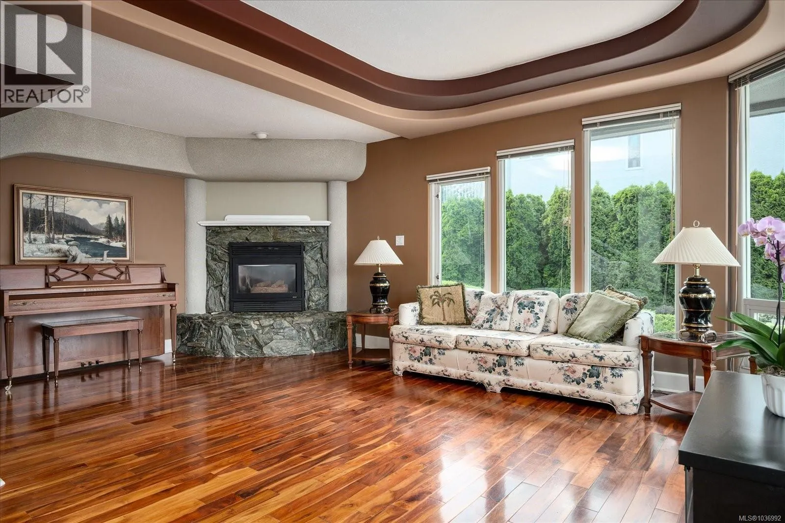 6577 Groveland Dr