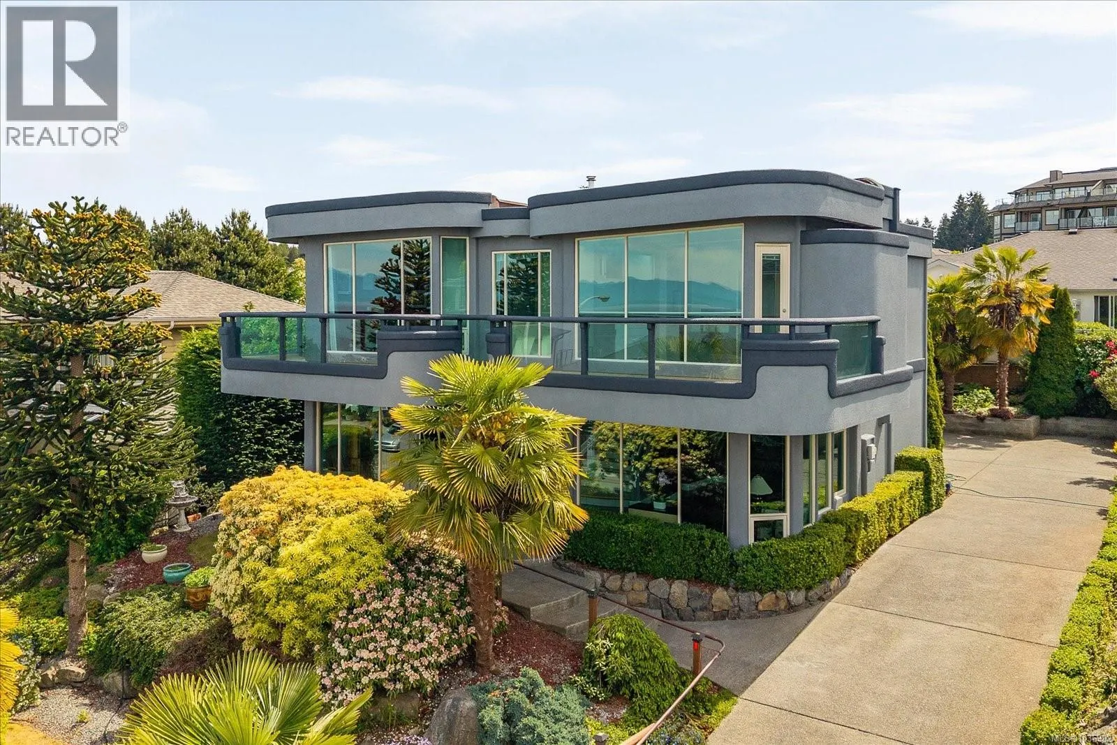 6577 Groveland Dr