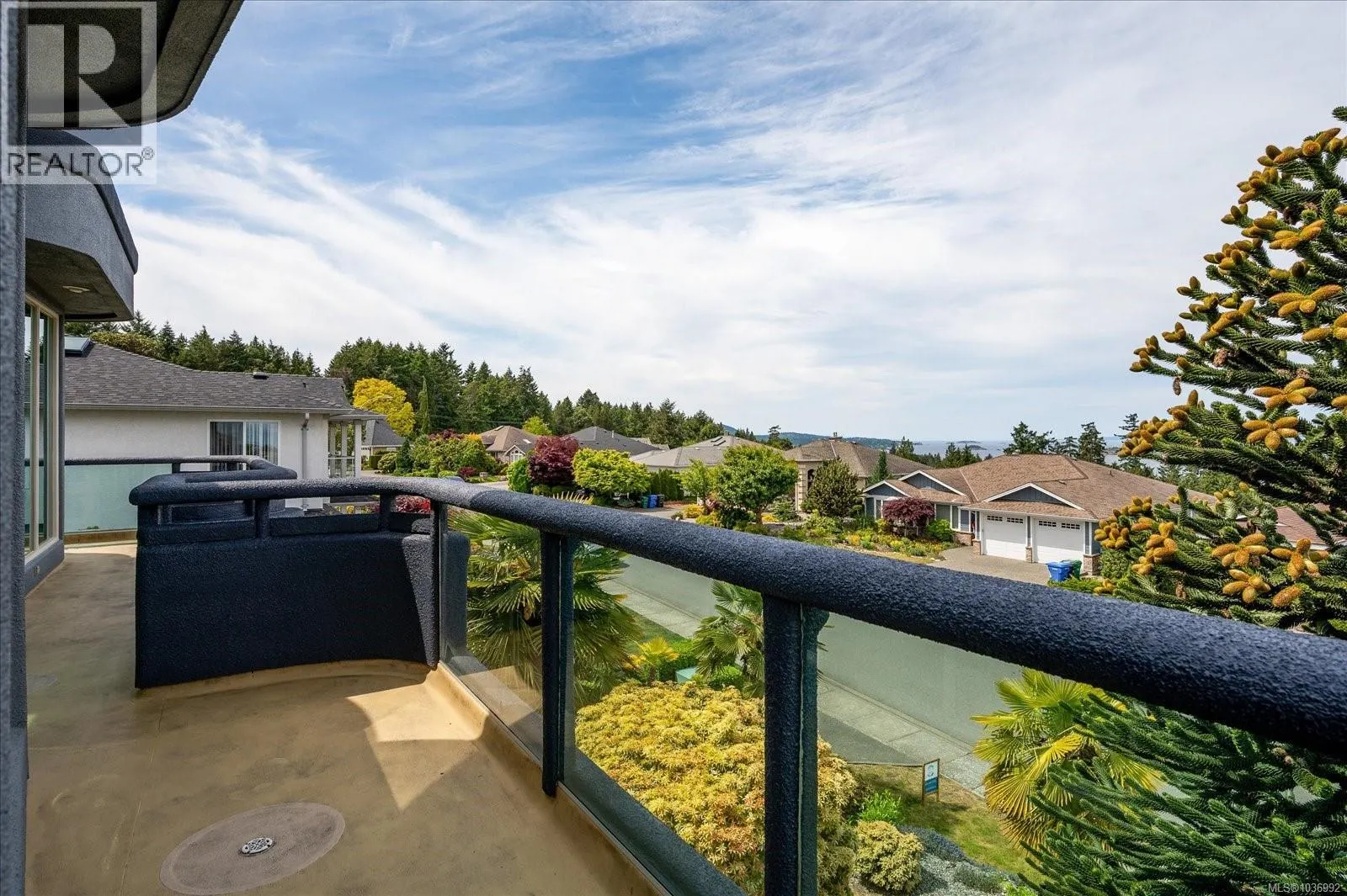 6577 Groveland Dr