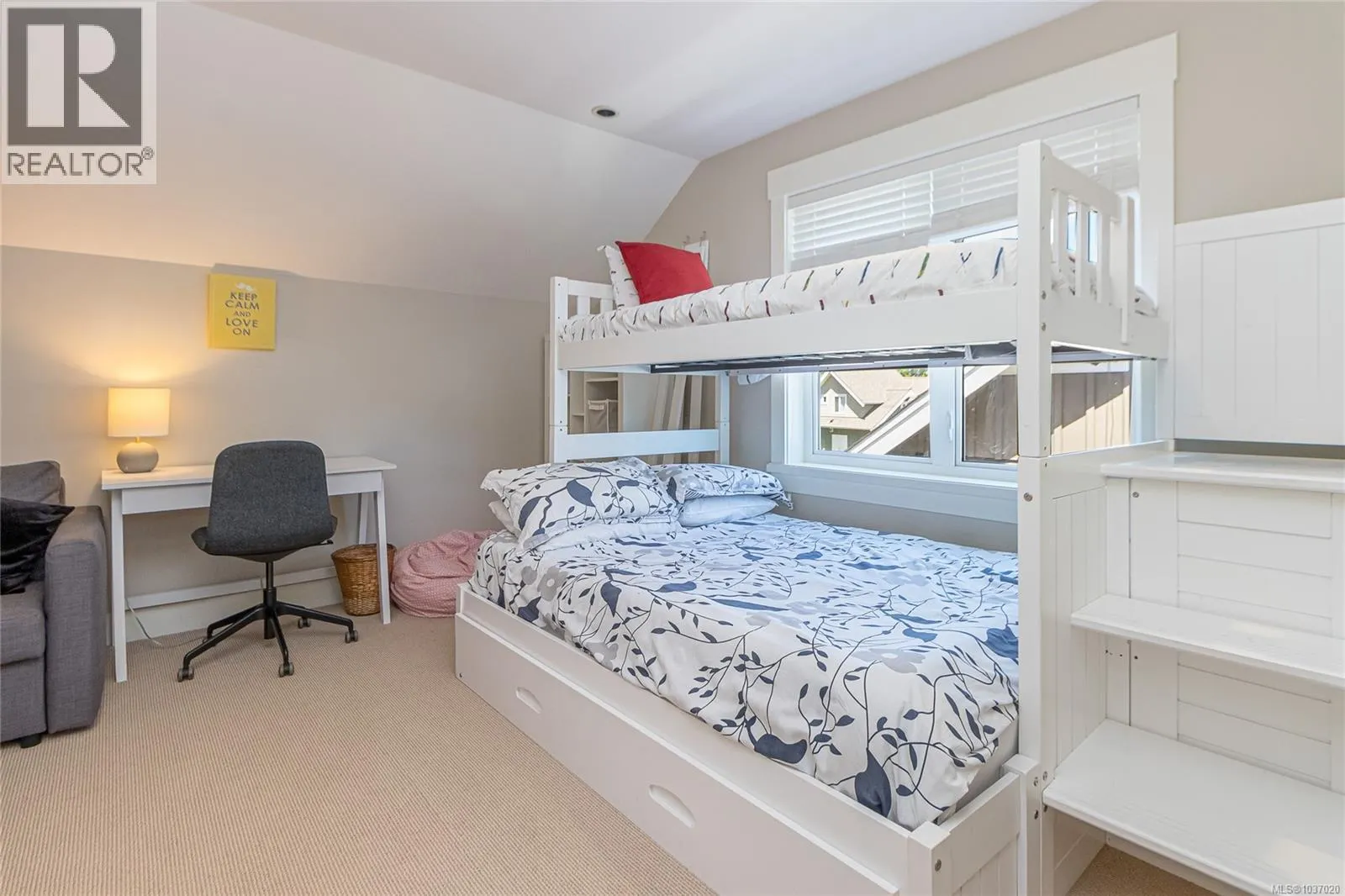 15 5251 Island Hwy W