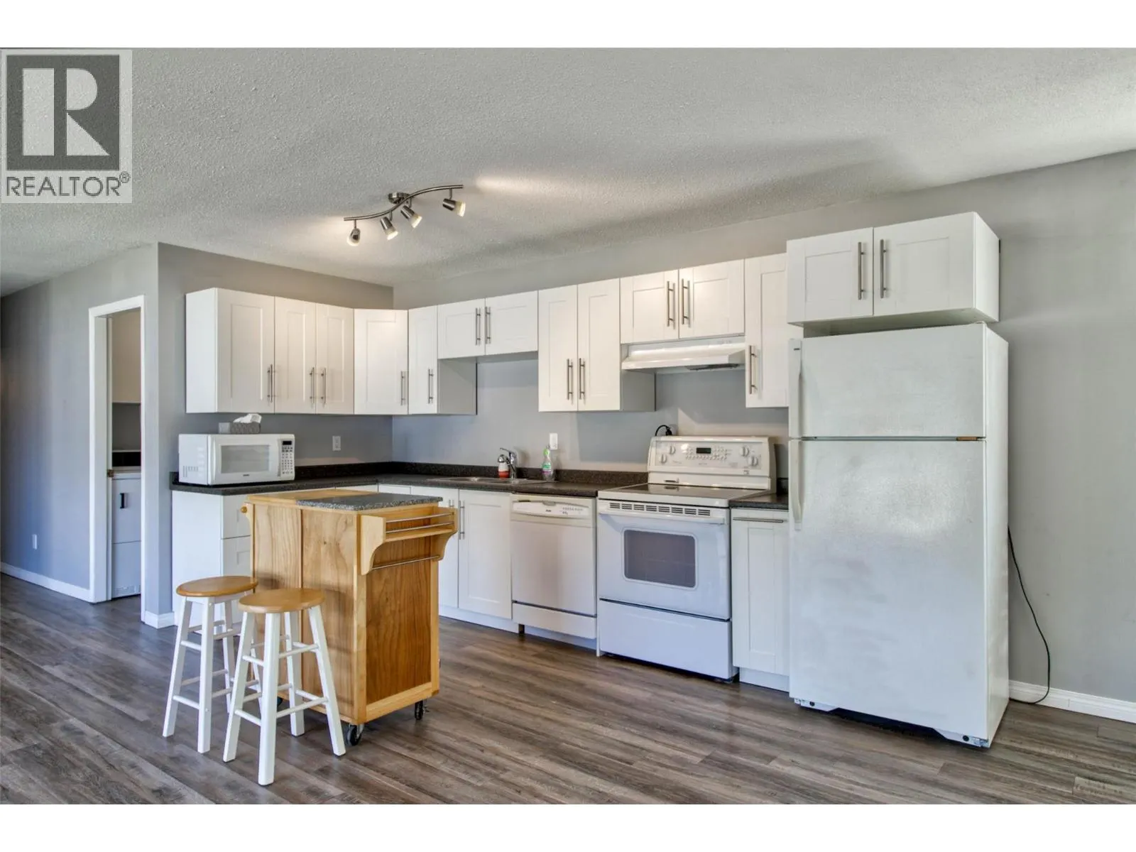 2886 Marine Drive