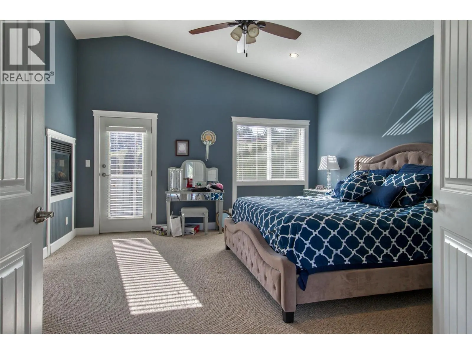 2886 Marine Drive