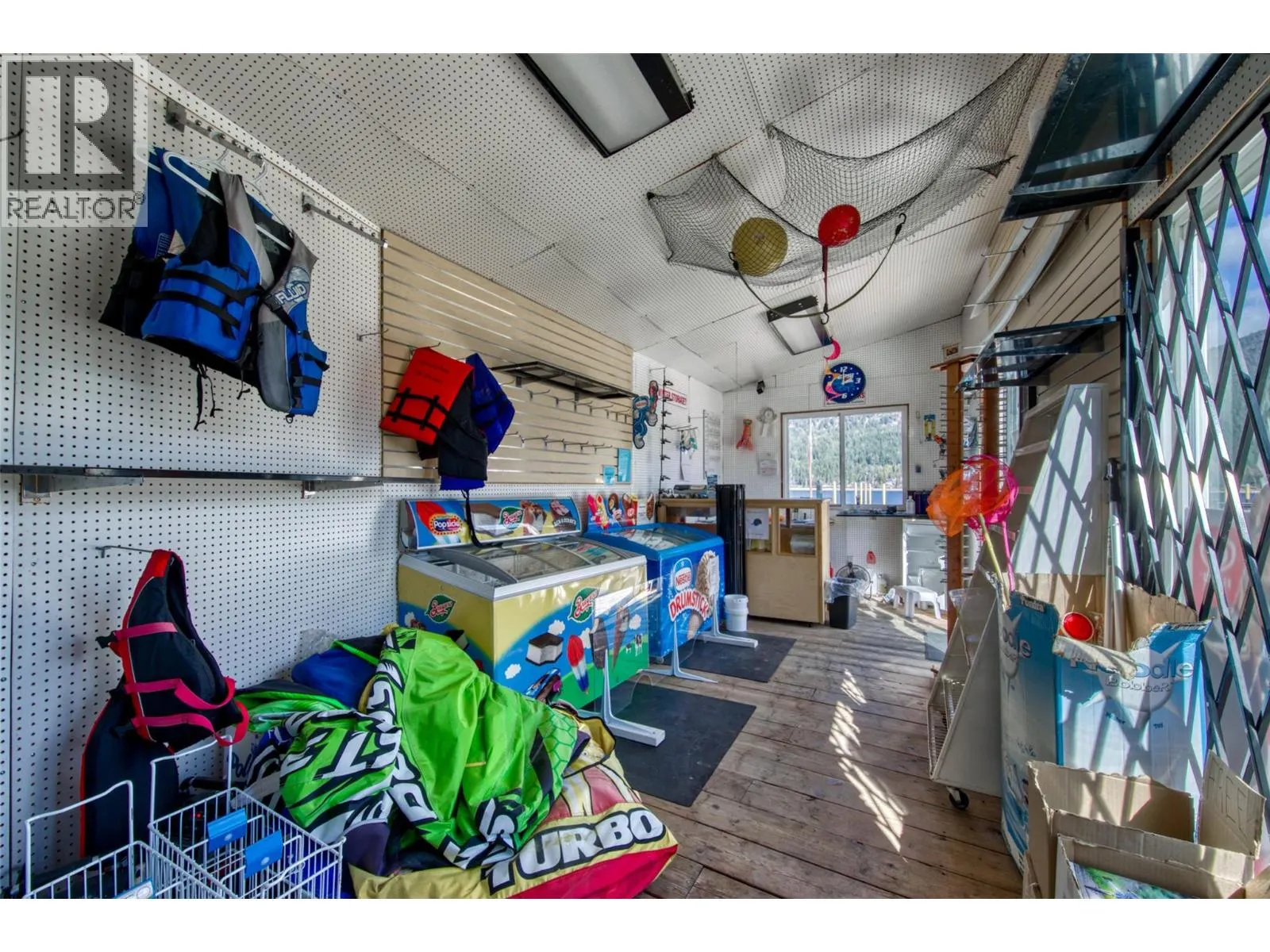 2886 Marine Drive