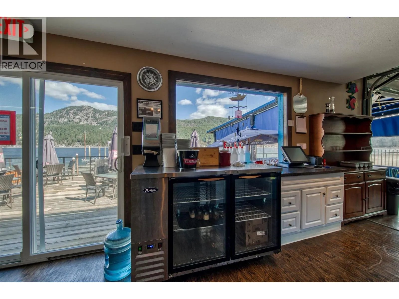 2886 Marine Drive