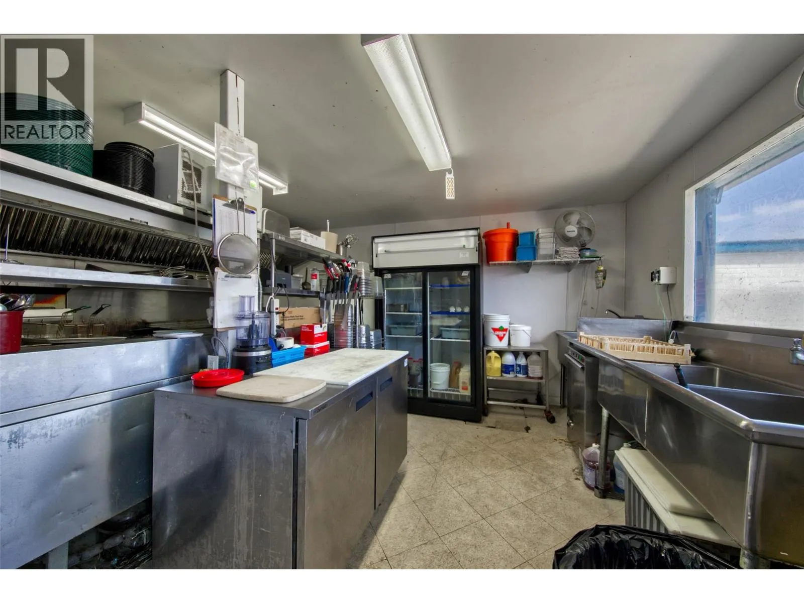 2886 Marine Drive