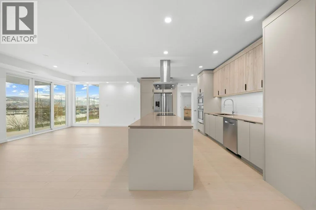 13419 Lakeshore Drive S Unit# 101