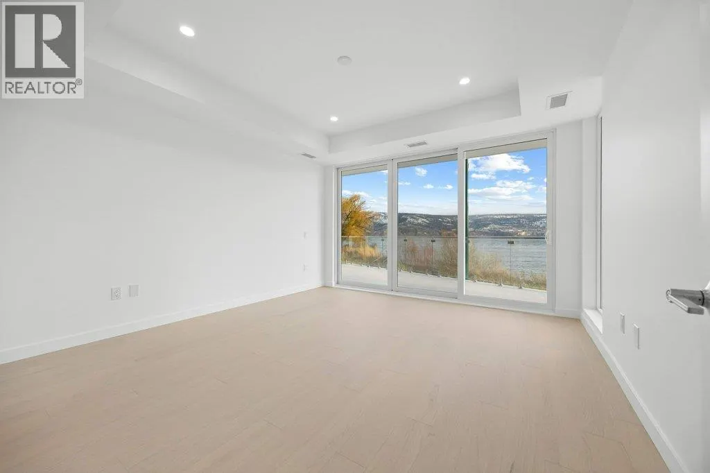13419 Lakeshore Drive S Unit# 101