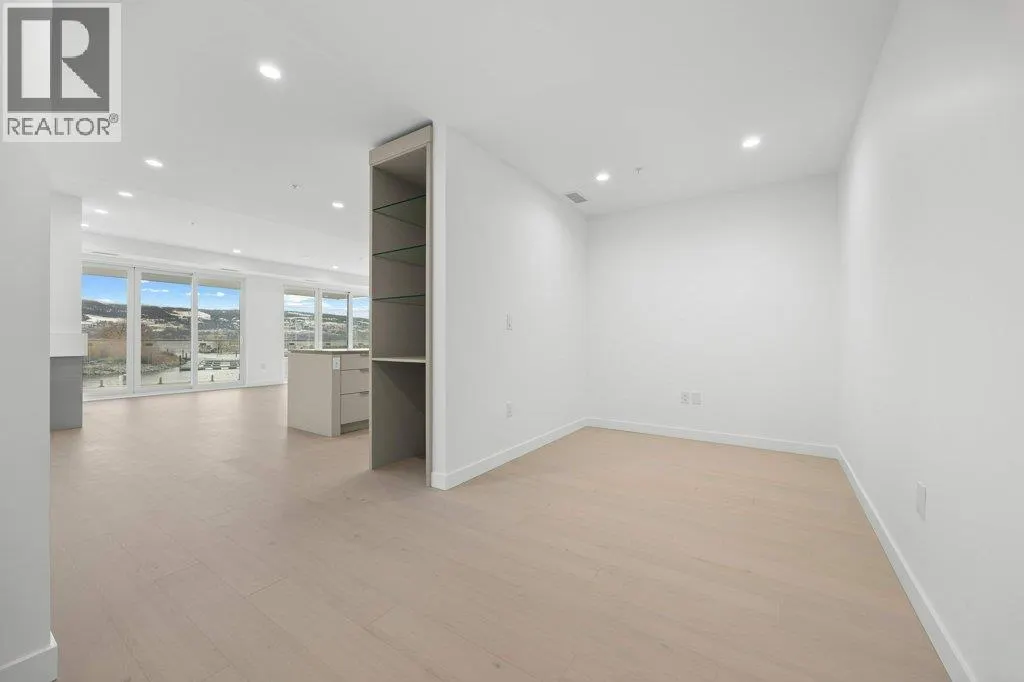 13419 Lakeshore Drive S Unit# 101