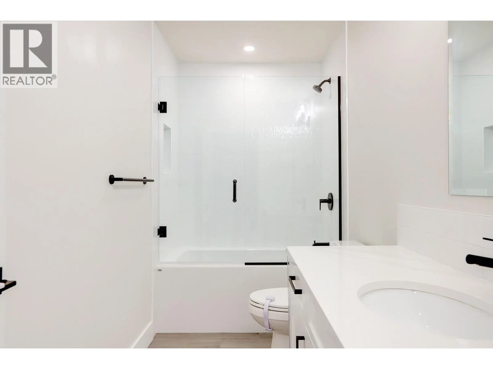 1999 15 Avenue Unit# 14