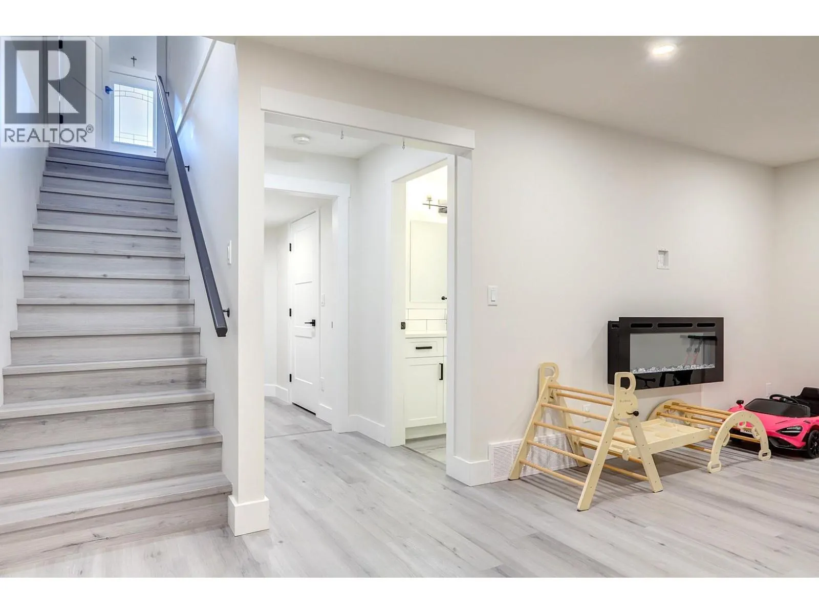 1999 15 Avenue Unit# 14