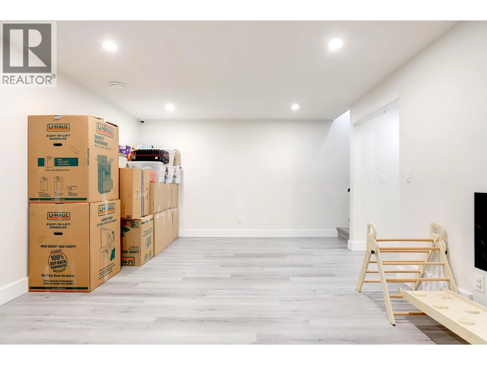 1999 15 Avenue Unit# 14