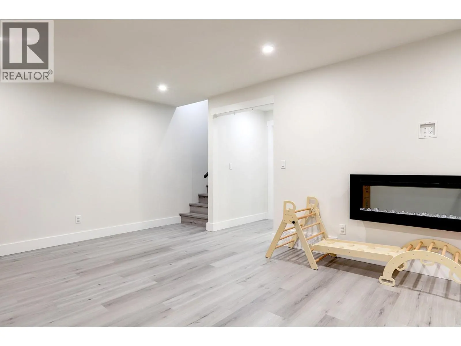 1999 15 Avenue Unit# 14