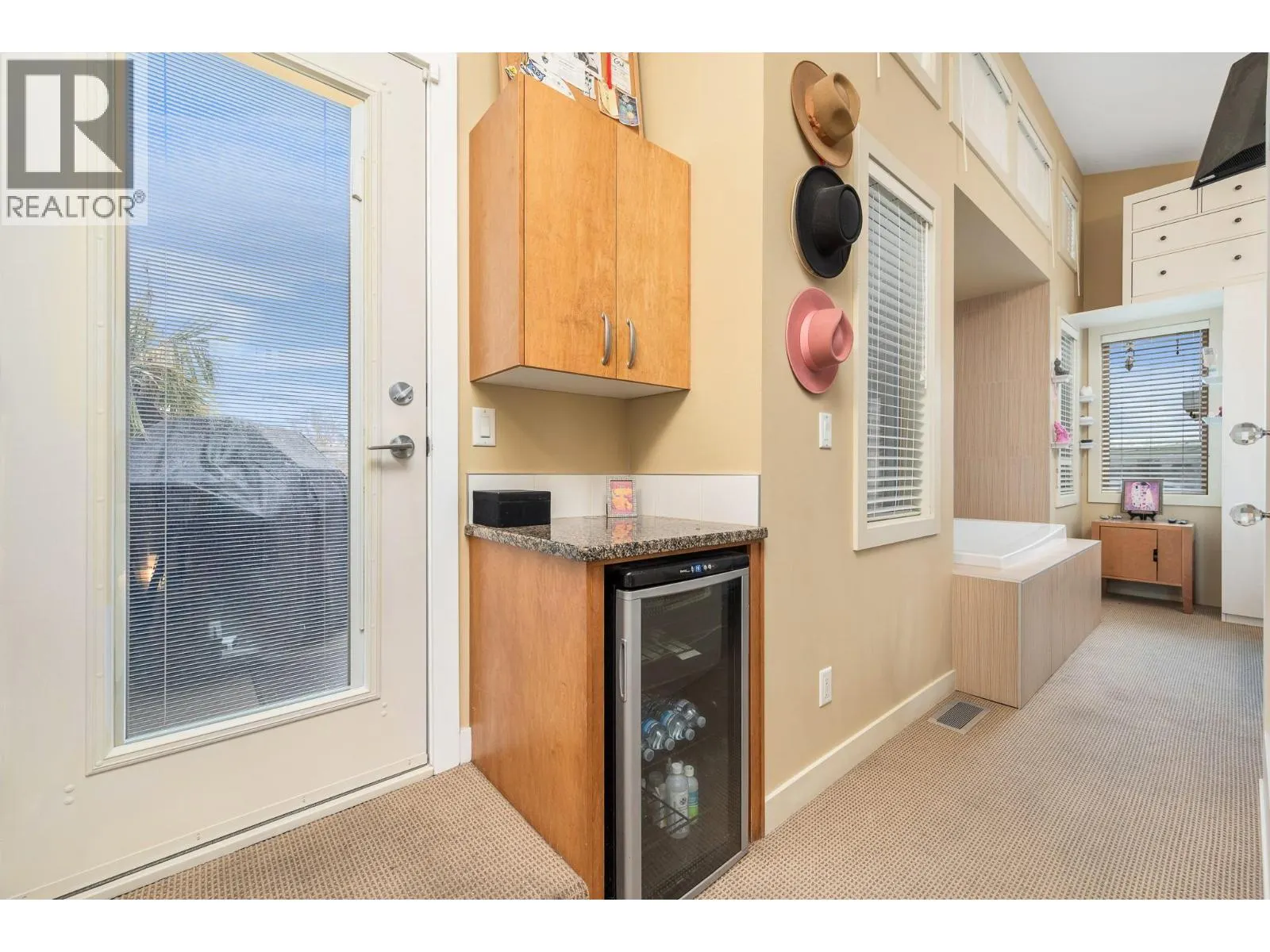 7343 Okanagan Landing Road Unit# 2405