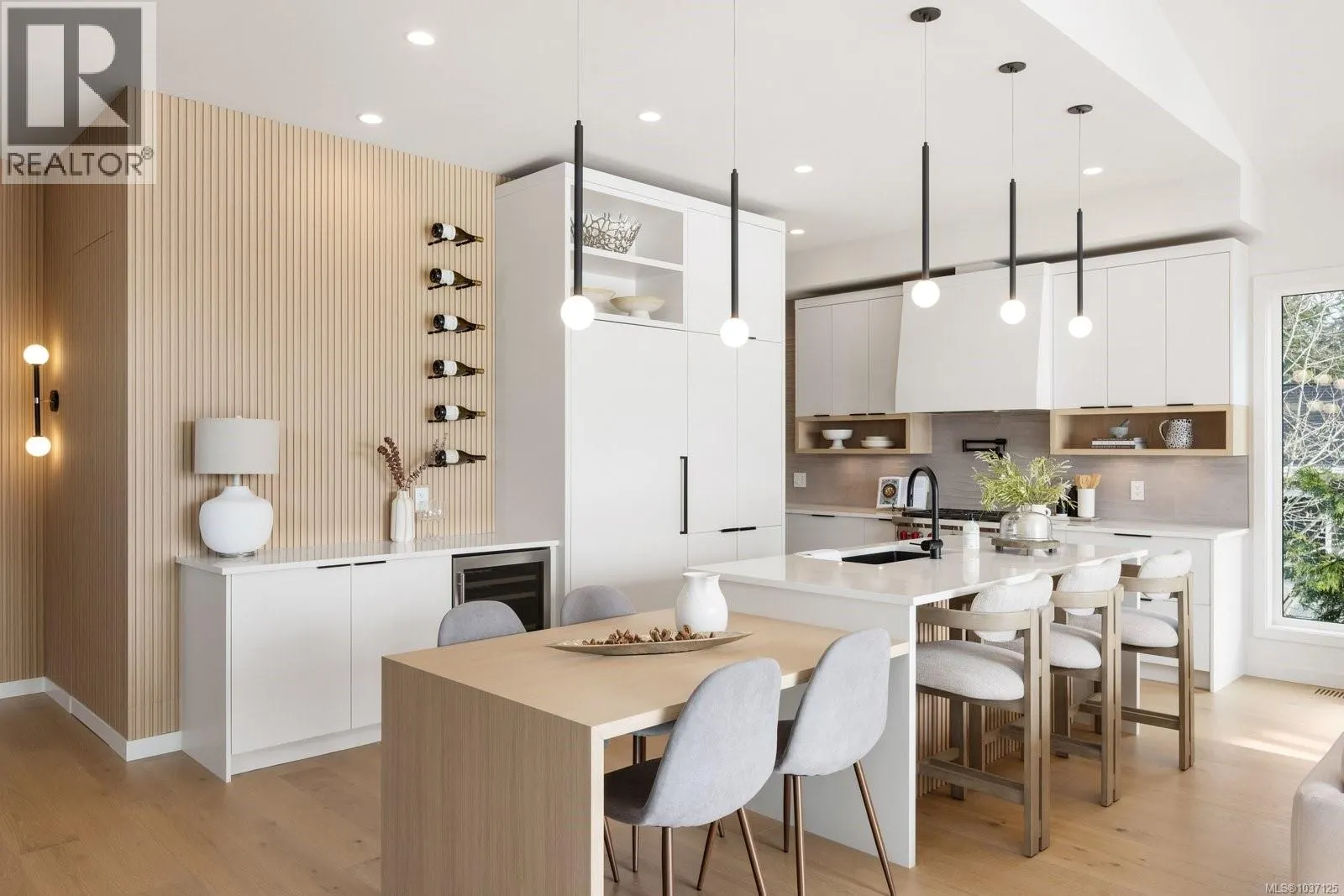11392 Chalet Rd