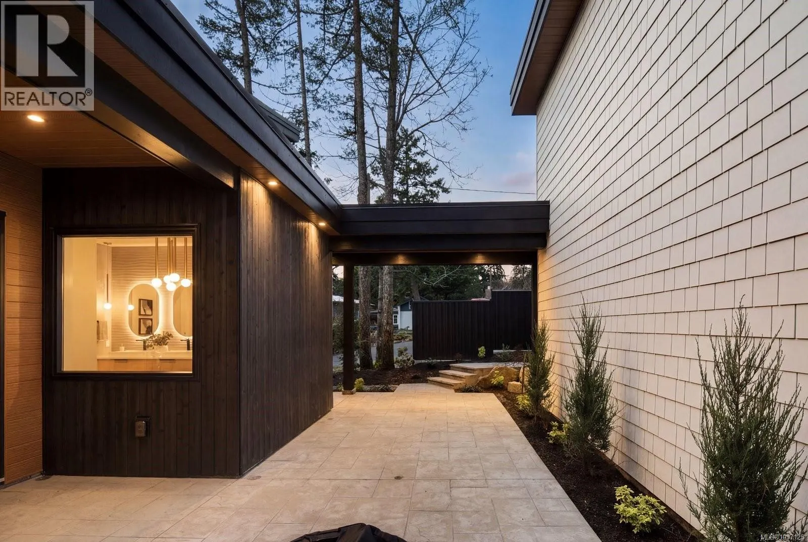 11392 Chalet Rd