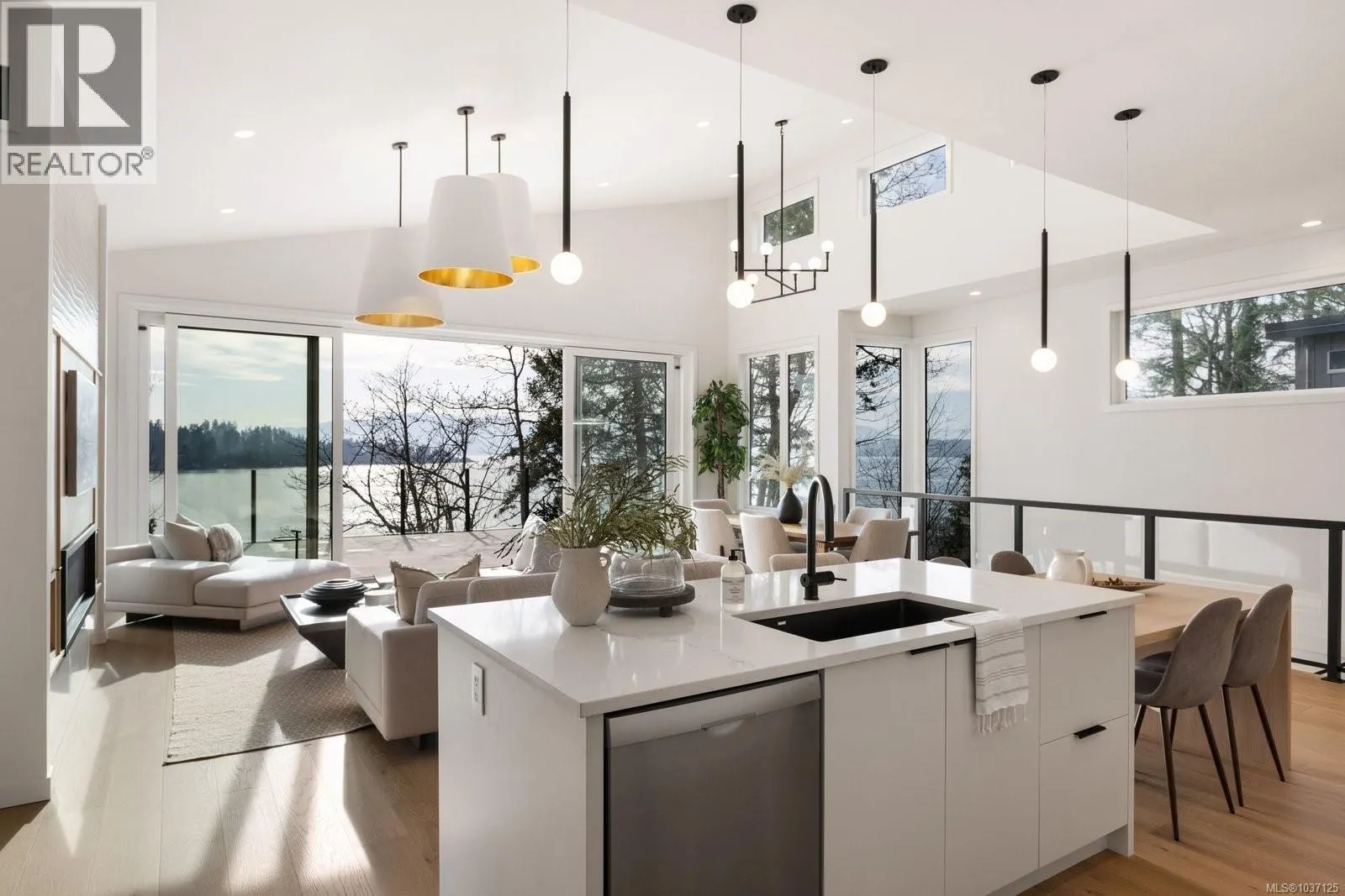 11392 Chalet Rd
