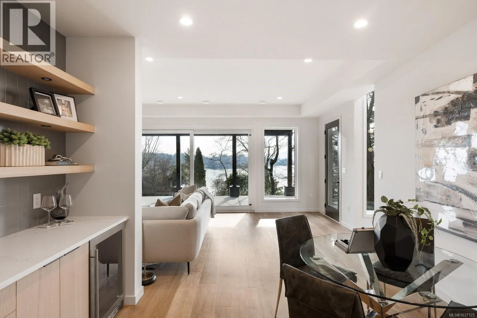 11392 Chalet Rd