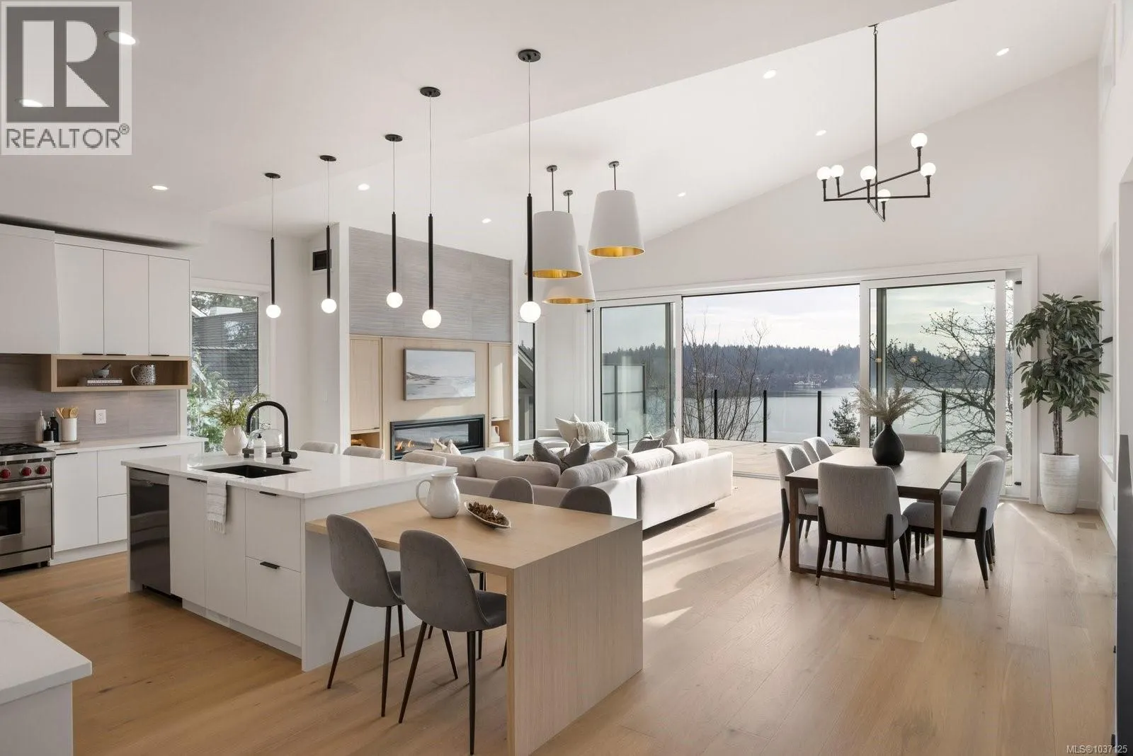 11392 Chalet Rd