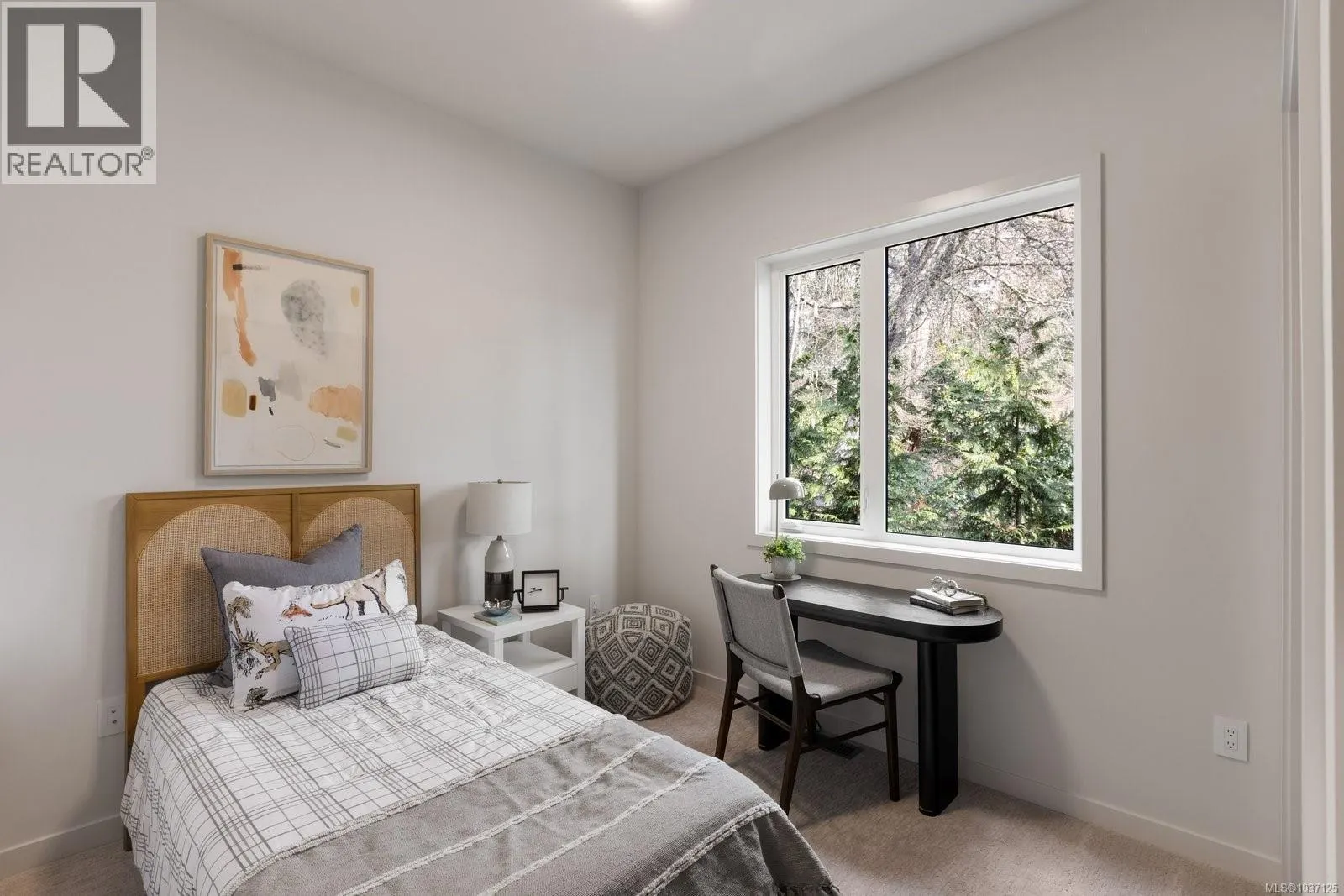 11392 Chalet Rd
