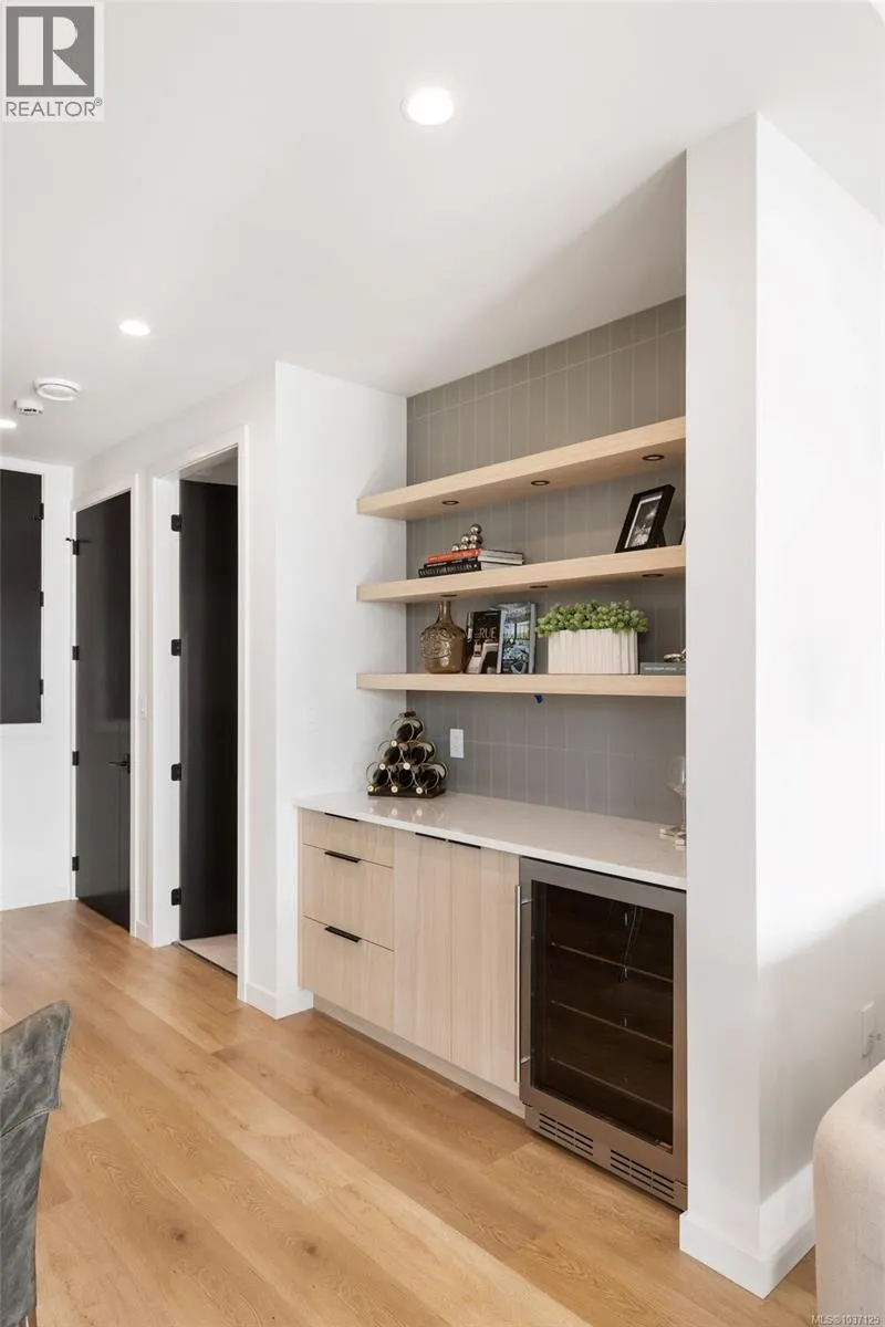 11392 Chalet Rd