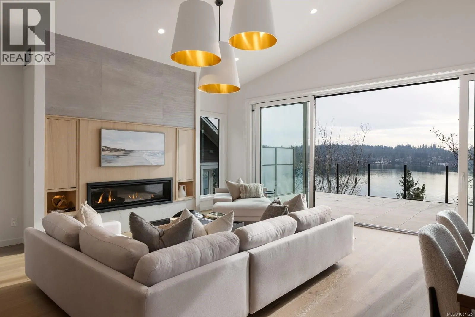 11392 Chalet Rd