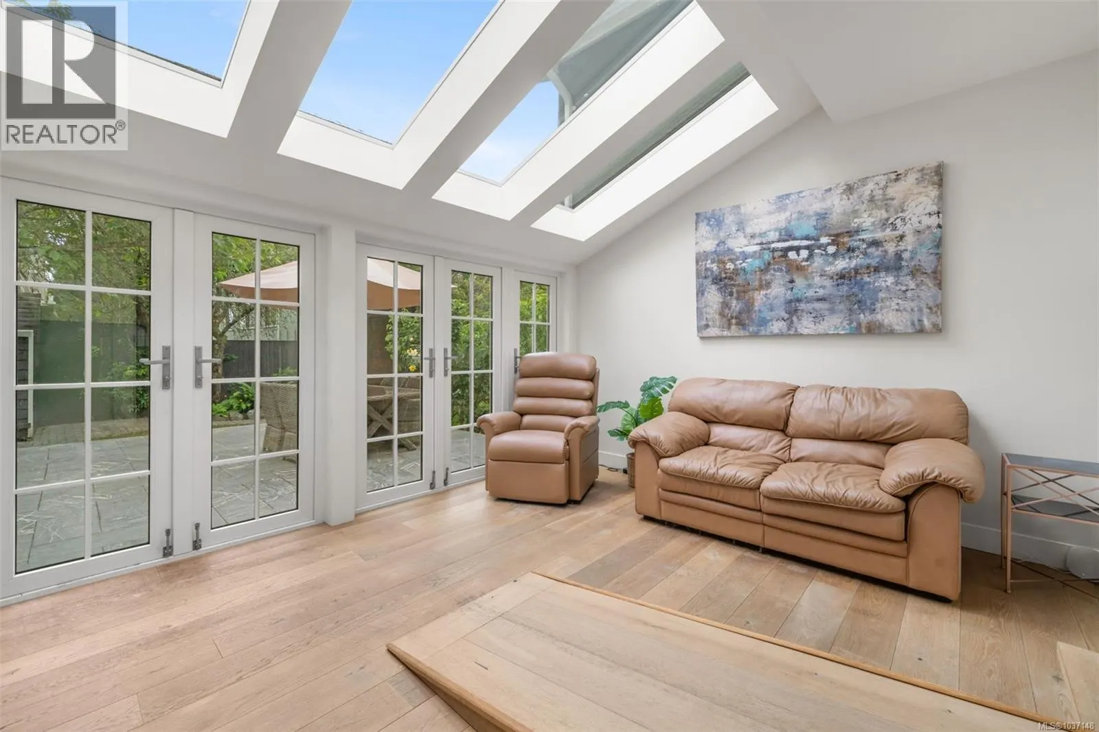 1145 Meares St