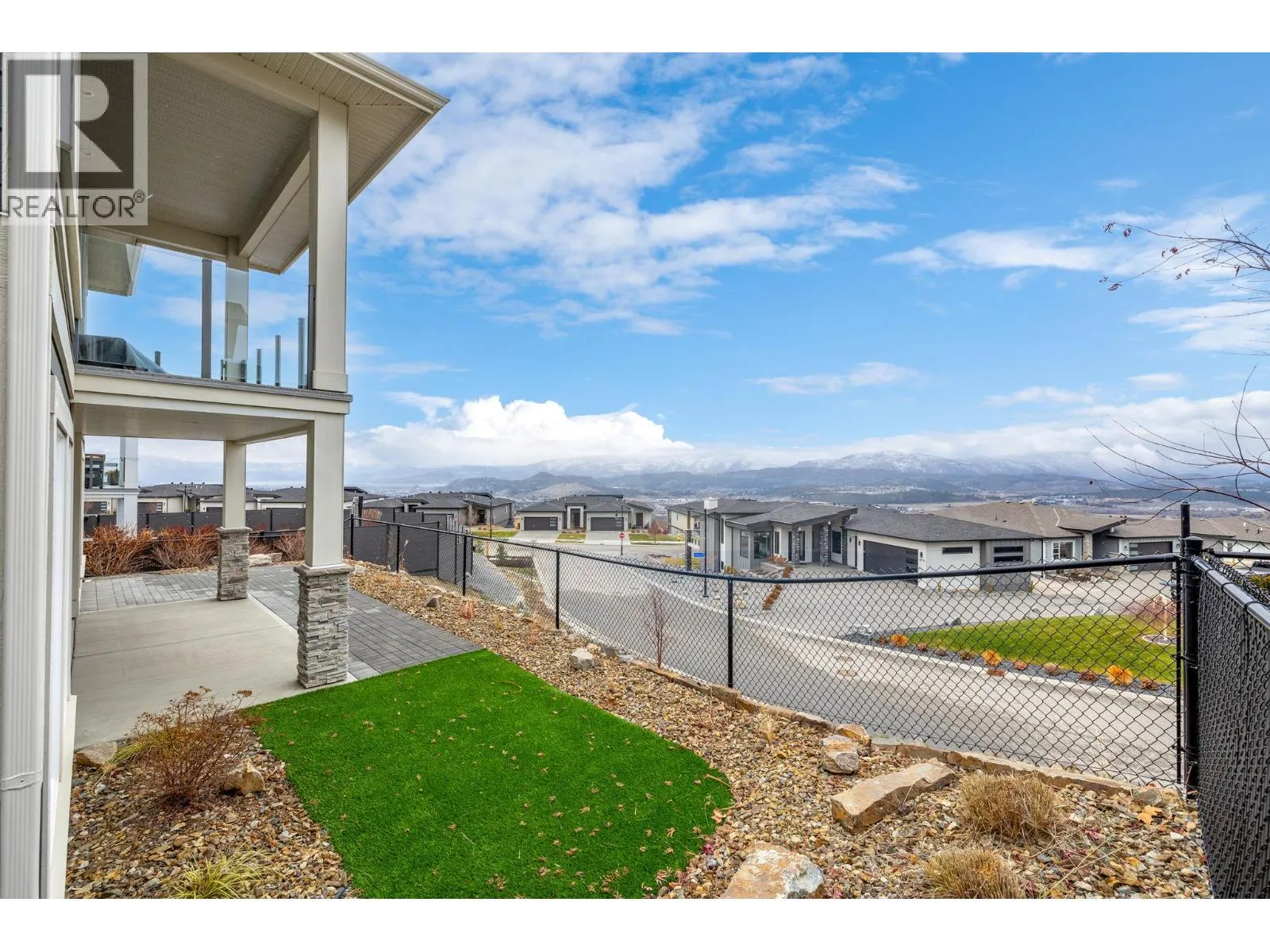 1940 Foxtail Terrace