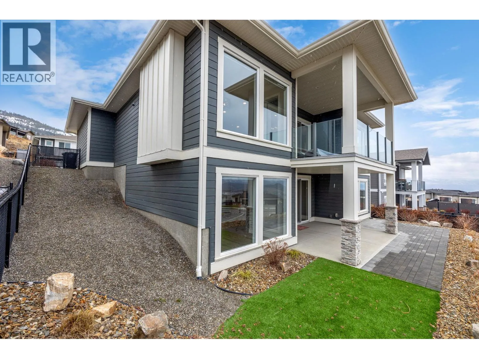 1940 Foxtail Terrace