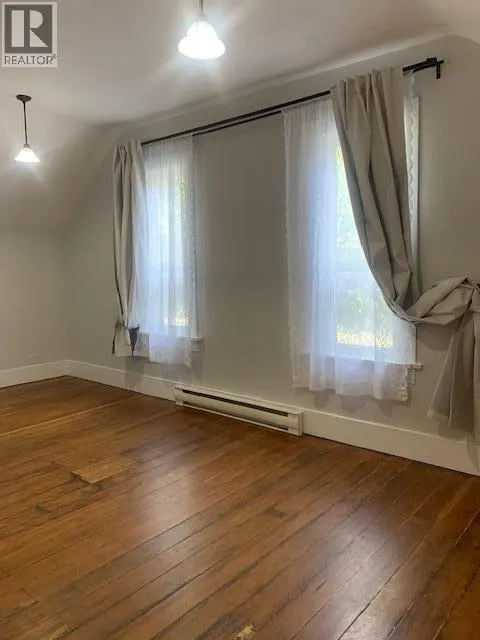 915 Front Street