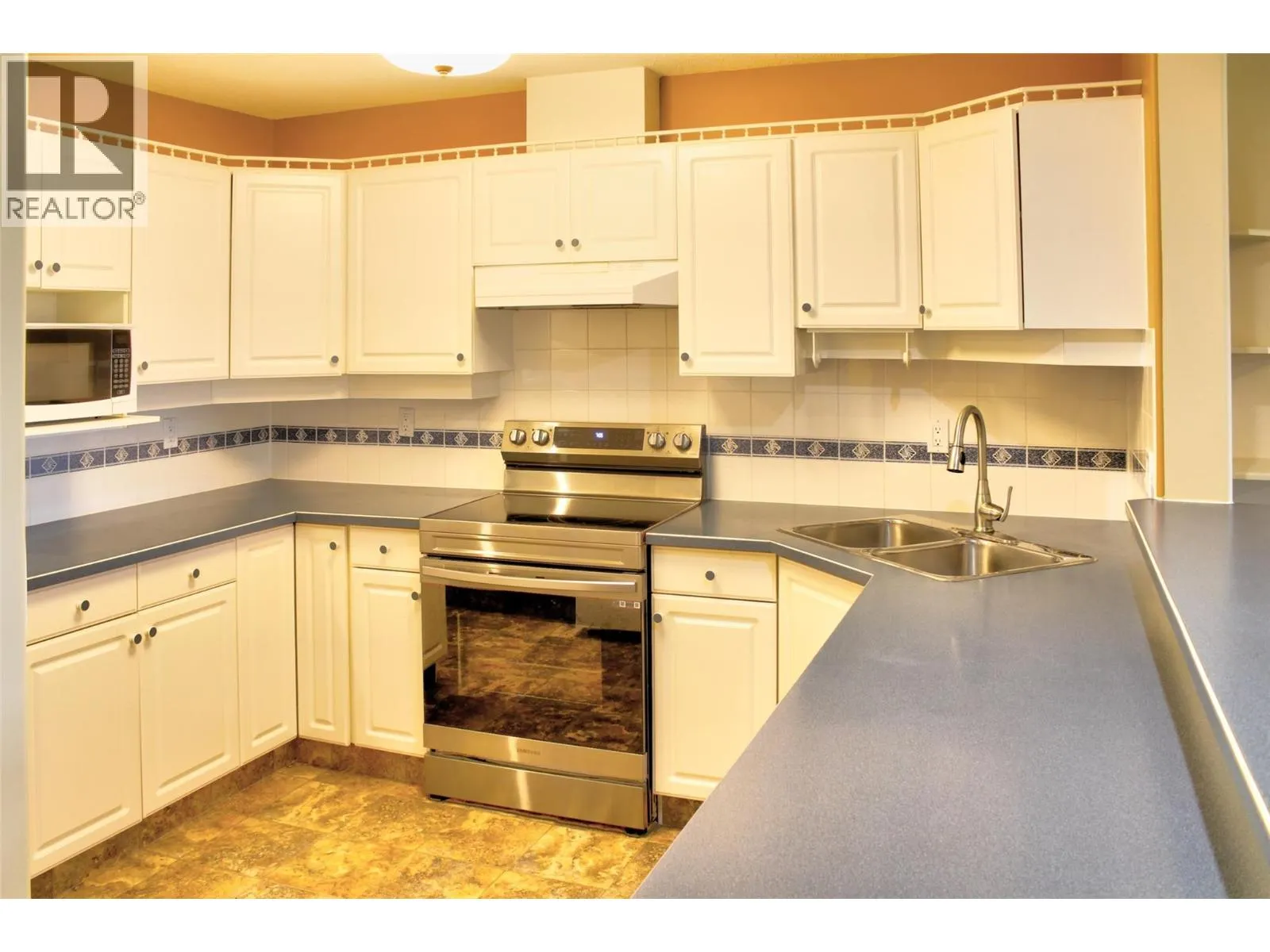 303 Regent Avenue Unit# 31