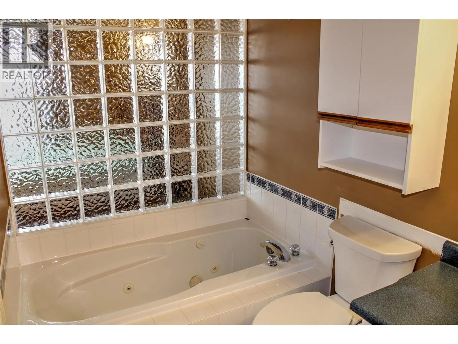 303 Regent Avenue Unit# 31